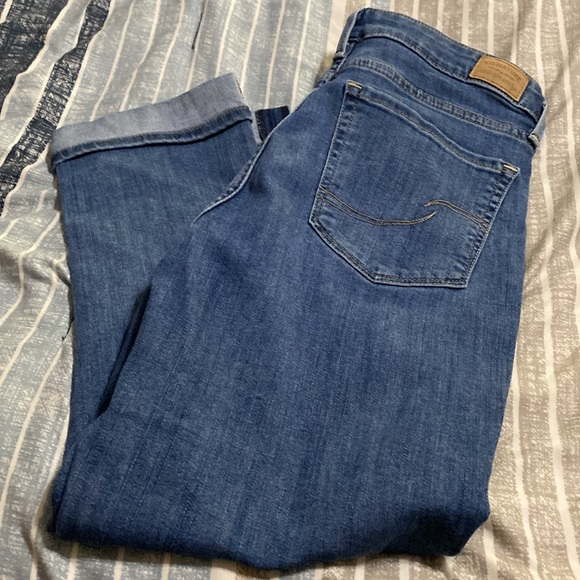 Signature by Levi Strauss mid rise Capri - Picture 3 of 3